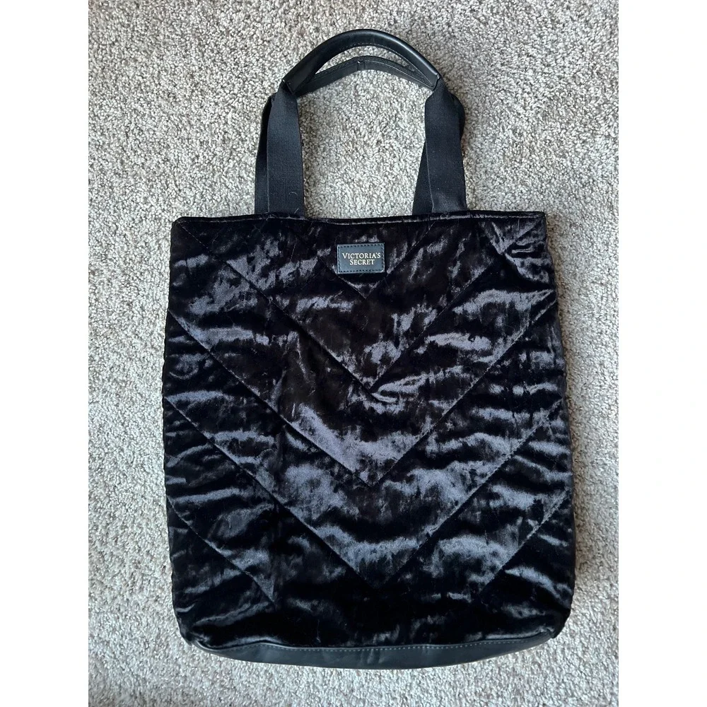 Victoria's Secret Tote Bag Black Velvet Quilted Carry-all large bag‎